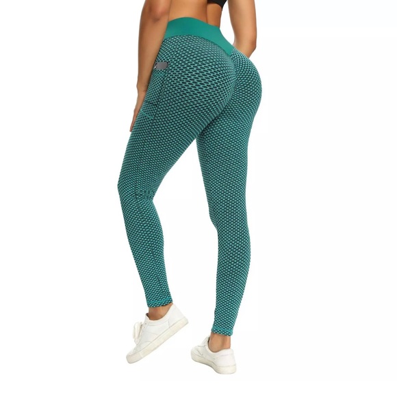 TikTok Leggings with Pocket - Black - Picture 2 of 4